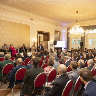 Rund 130 Gäste waren beim forum familienunternehmen im Kavlierhaus Klessheim zu Gast